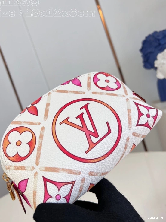 WIS Louis Pochette Cosmétique PM Vuitton 1021